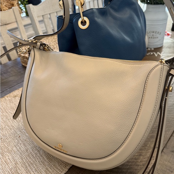 Michael Kors - Elegant Cream and Blue Women's Handbag bundle - Picture 4 of 10